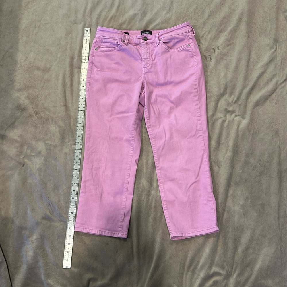 NYDJ for Chico’s Size 8 Lavender Slim Crop LiftXTuck technology